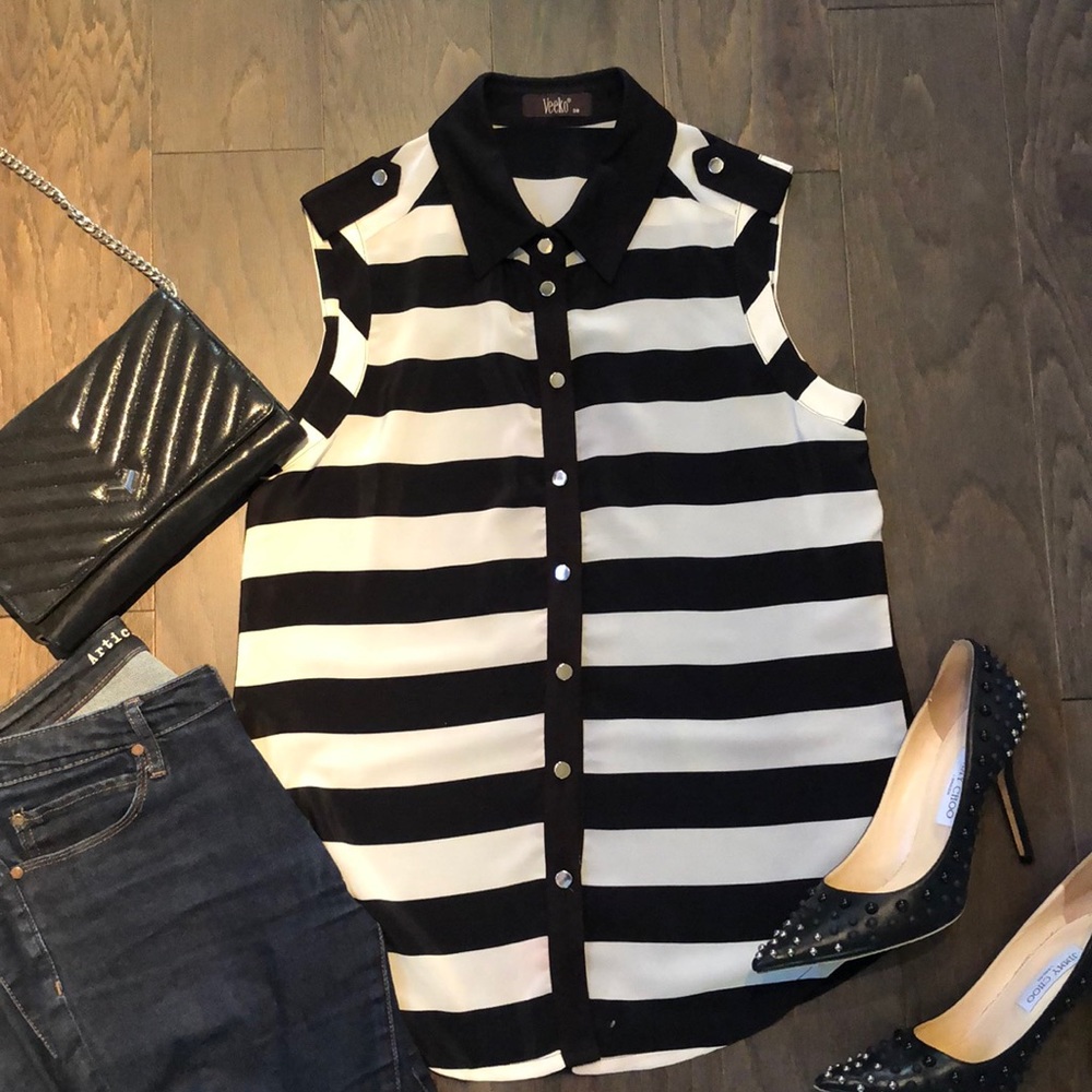 Veeko striped Sleeveless Blouse